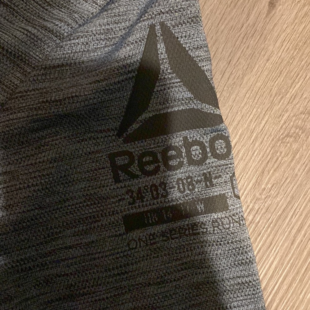 Men’s Reebok Quarter-zip - Picture 4 of 4
